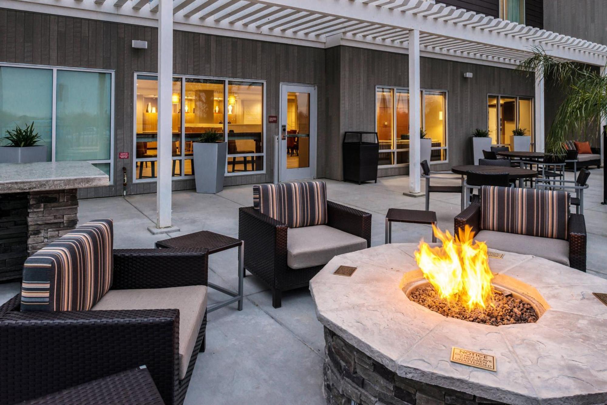 Towneplace Suites By Marriott Merced Exteriér fotografie